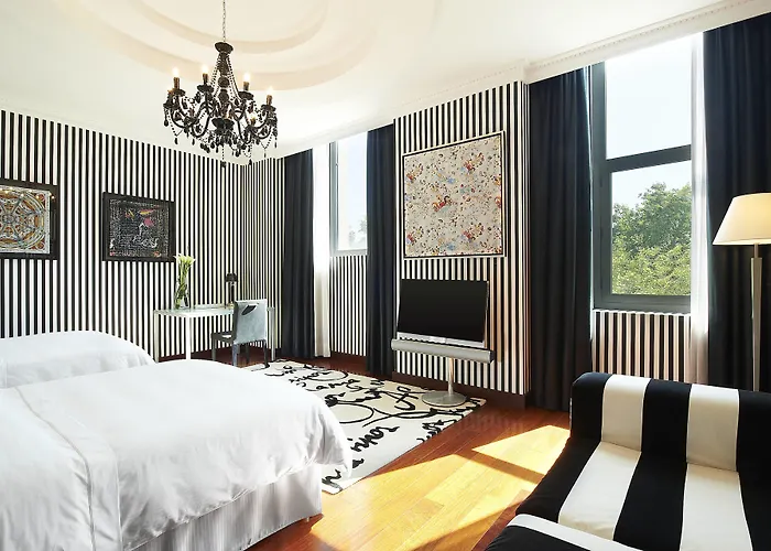 The Westin Szálloda