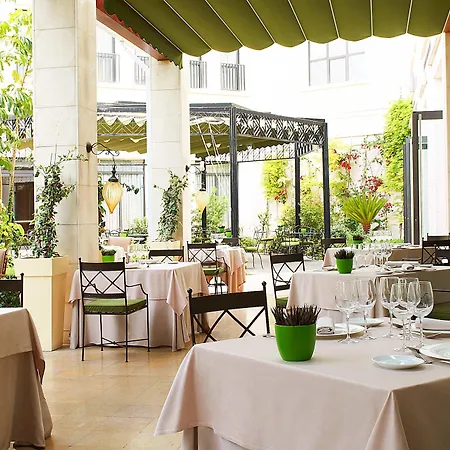 Szálloda The Westin 5*